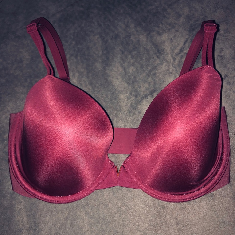 Victoria Secret 32DDD never worn lightly lined